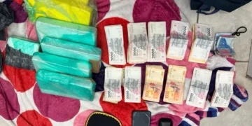 Estaba duro el viaje: le encontraron 7 kilos de cocaína en su bolso