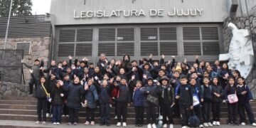 Alumnos del Colegio Santa Teresita visitaron la Legislatura