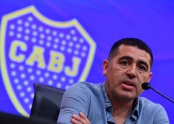 «Carpetazo» a Riquelme: Del feroz ataque al «Vasco» Arruabarrena a elegirlo para salvar a Boca