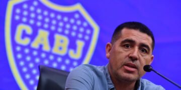 «Carpetazo» a Riquelme: Del feroz ataque al «Vasco» Arruabarrena a elegirlo para salvar a Boca