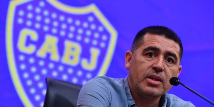 «Carpetazo» a Riquelme: Del feroz ataque al «Vasco» Arruabarrena a elegirlo para salvar a Boca