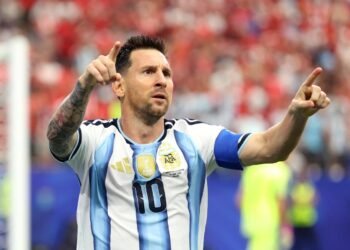 Argentina se aseguró el primer puesto del grupo y ya tiene fecha para los 16avos de final