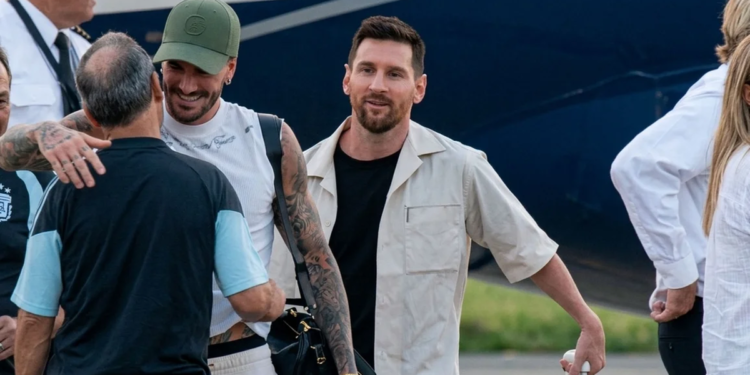 Messi llegó a Kansas para disputar su sexto Mundial