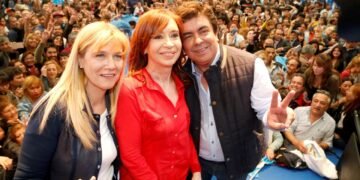 Revocan el sobreseimiento de Fernando Espinoza y va a juicio oral por presunto abuso sexual