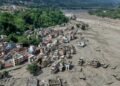 Tragedia en el Himalaya: una devastadora riada en la frontera entre Nepal y el Tíbet deja al menos 16 muertos y 300 turistas desaparecidos