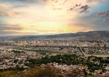 Clima en San Salvador de Jujuy: la semana empieza con calorcito pero se espera un marcado descenso para el fin de semana