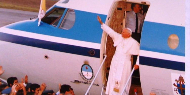 A casi cuatro décadas: cómo fue la última visita de un Papa a la Argentina