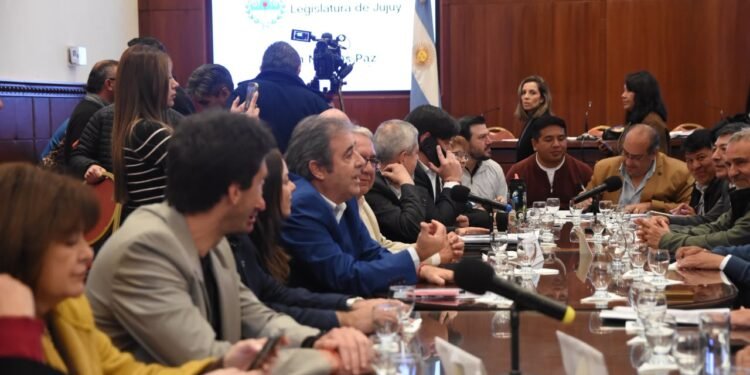 La Legislatura inició el debate por la Ley de Coparticipación Municipal