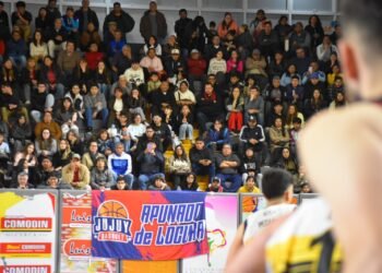 A pesar del apoyo de la gente, Jujuy Básquet tropezó en el debut