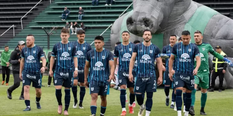 Triunfazo en Mataderos: Gimnasia venció a Nueva Chicago y sueña en grande en la Primera Nacional