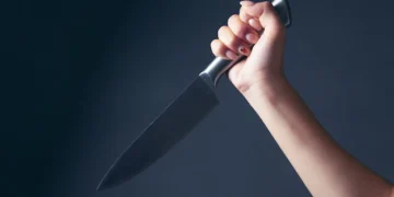 Investigan un hecho de violencia en Perico: una mujer apuñaló a su expareja tras denunciar que la agredía