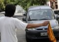 Guerra a los “trapitos”: Santa Fe prohibió el cuidado de autos en la calle y fijó penas de arresto de hasta 80 días